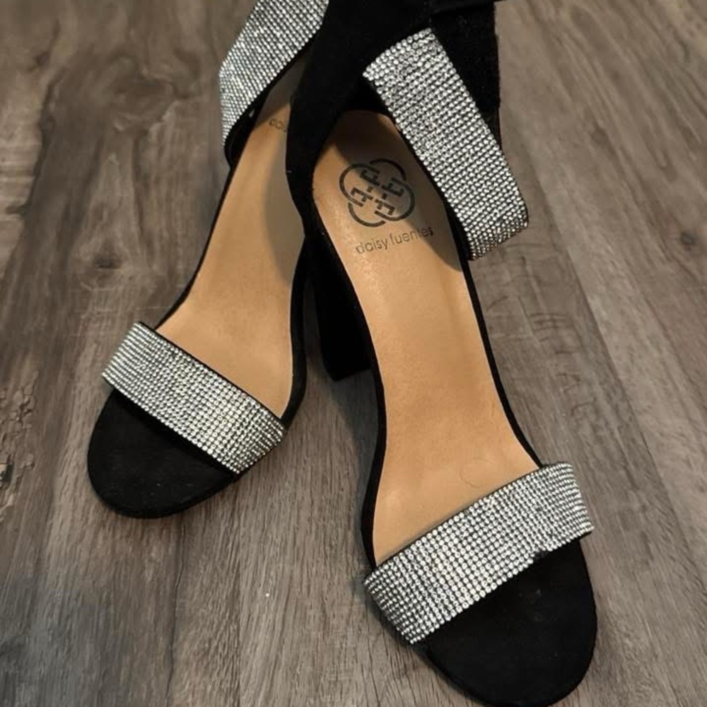 Daisy Fuentes Black and Silver Heels